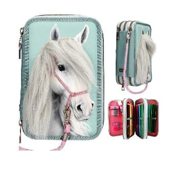 Precioso Estuche triple lleno de color verde suave con 38 lapices y mucho mas de Miss Melody