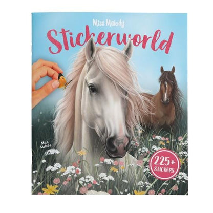 Miss Melody Stickerworld con 225 stickers creando el mundo de los caballos