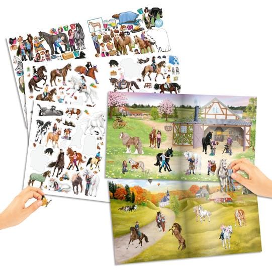 Miss Melody Stickerworld con 225 stickers creando el mundo de los caballos